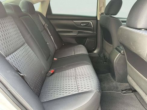 Used 2016 Nissan Altima 2.5 SV FWD image 28