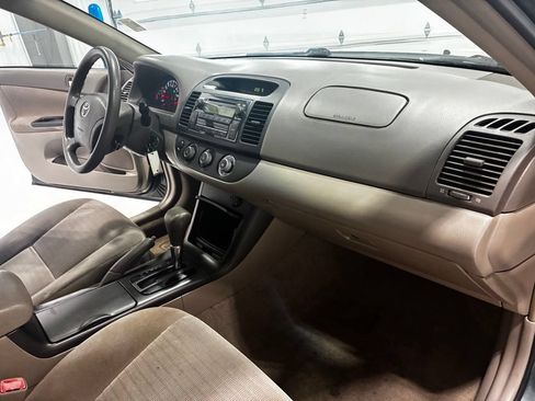 Used 2005 Toyota Camry LE FWD image 31