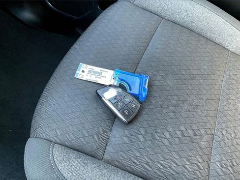 Used 2024 GMC Sierra 1500 Elevation image 11