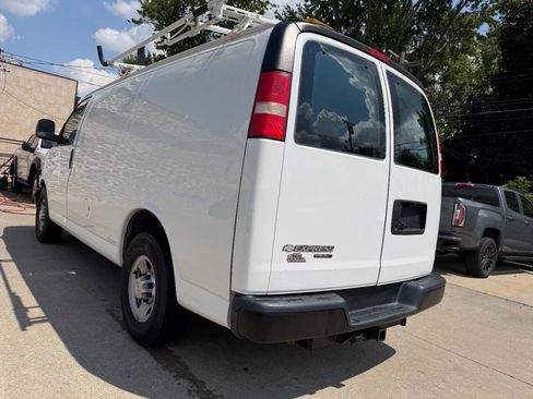 Used 2012 Chevrolet Express 2500 w/ Cold Climate Package RWD image 11