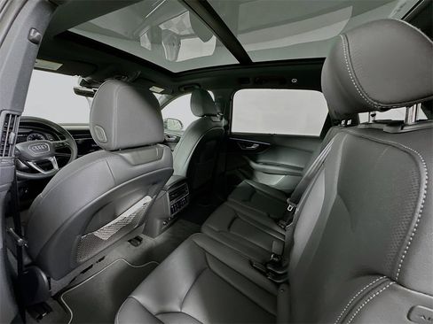 New 2025 Audi Q7 3.0T Premium Plus image 4