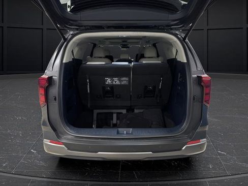 Used 2025 Kia Carnival SX image 16