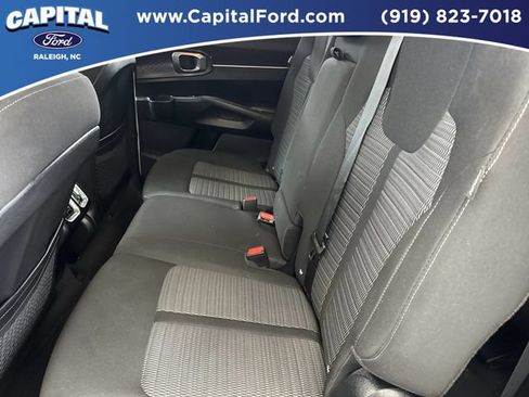 Used 2025 Kia Sorento LX FWD image 18
