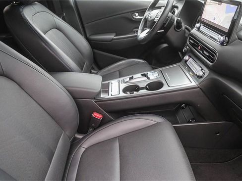 Certified 2022 Hyundai Kona Limited image 19