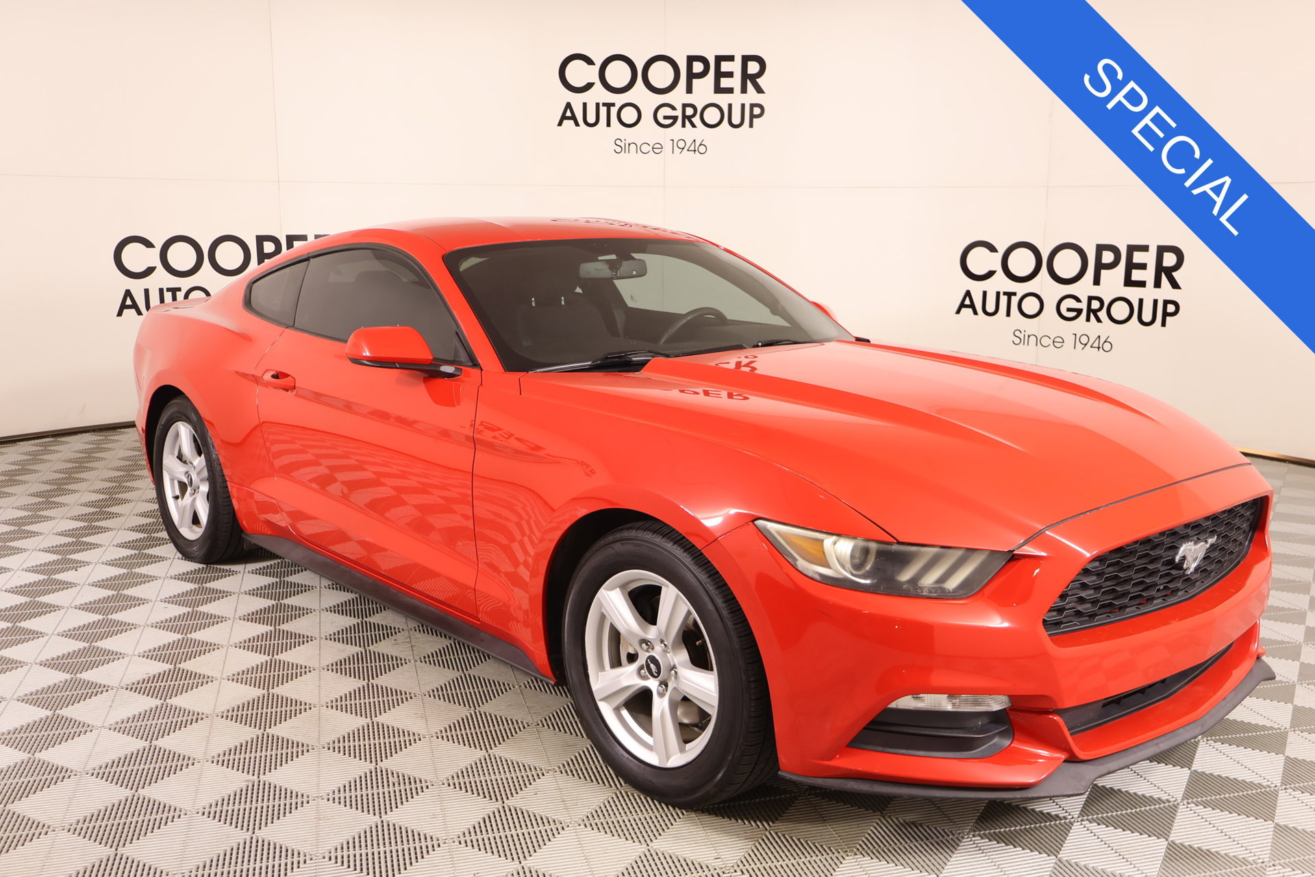 Used 2016 Ford Mustang Coupe RWD image 1