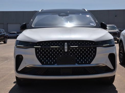 Used 2024 Lincoln Nautilus Reserve w/ Equipment Group 202A AWD/4WD image 3