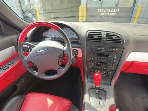 Used 2002 Ford Thunderbird image 12
