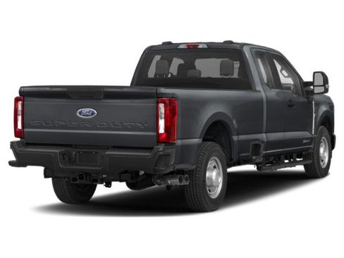 Certified 2025 Ford F350 XLT w/ FX4 Off-Road Package image 3