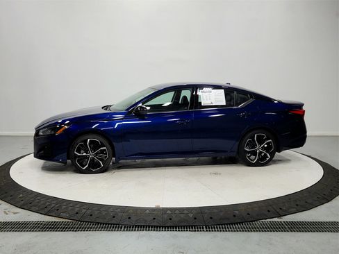 Used 2023 Nissan Altima 2.5 SR image 5