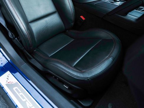 Used 2018 Chevrolet Corvette Z06 RWD image 38