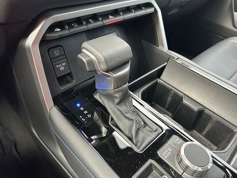 Used 2023 Toyota Sequoia Platinum image 28