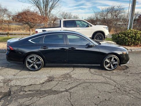 Used 2024 Honda Accord Sport image 7