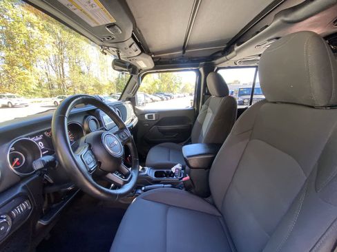 Used 2022 Jeep Wrangler Unlimited Sport image 16