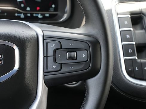 Used 2024 GMC Yukon SLT RWD image 8
