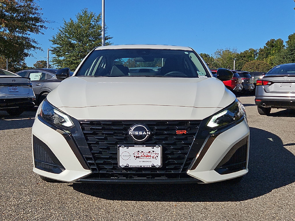 Certified 2023 Nissan Altima 2.5 SR w/ SR Premium Package FWD image 3