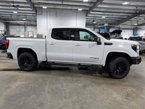 Used 2023 GMC Sierra 1500 AT4X image 2