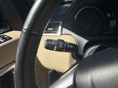 Used 2018 Land Rover Discovery Sport HSE AWD/4WD image 16