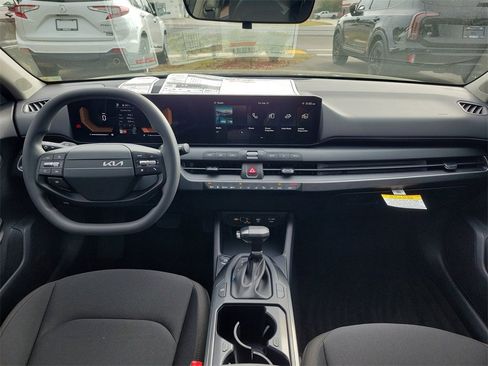 New 2026 Kia K4 LXS image 16