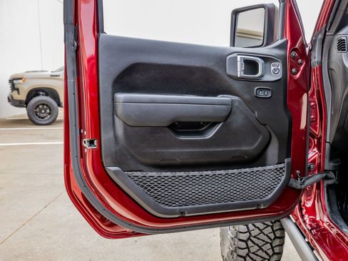 Used 2022 Jeep Wrangler Unlimited Sport image 36