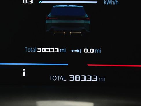 Used 2023 BMW XM image 24