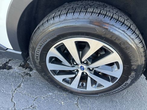 Used 2020 Subaru Outback Premium image 7