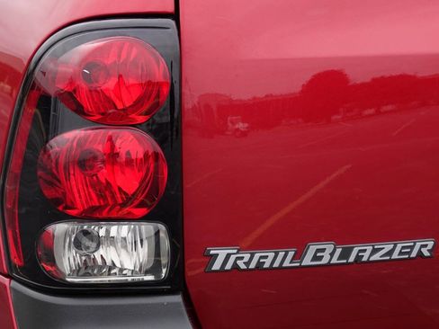 Used 2002 Chevrolet TrailBlazer LT w/ Preferred Equipment Group AWD/4WD image 33