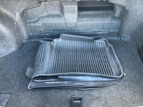 Used 2016 Toyota Camry LE image 19