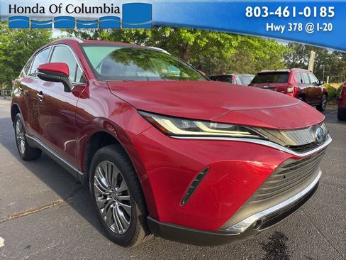 Used 2022 Toyota Venza XLE AWD/4WD image 1