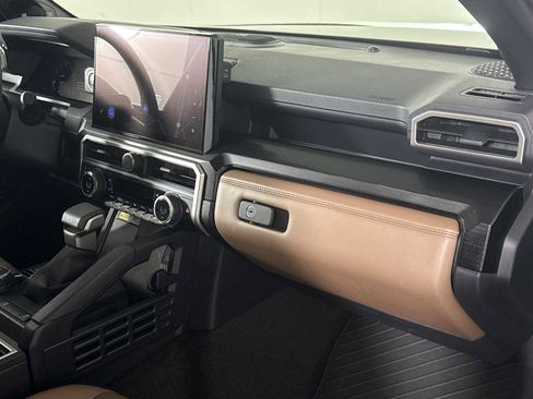 Used 2025 Toyota 4Runner Limited image 17