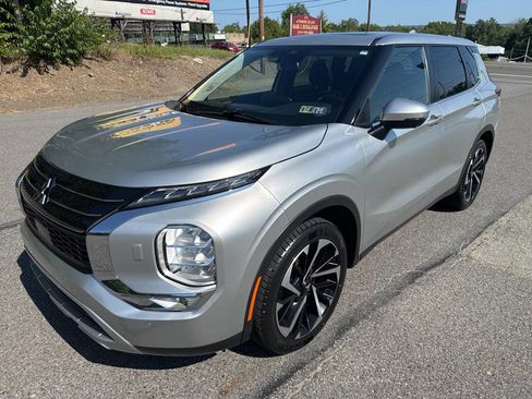 Used 2022 Mitsubishi Outlander SE image 7