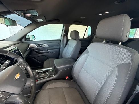 Used 2023 Chevrolet Traverse LT FWD image 30