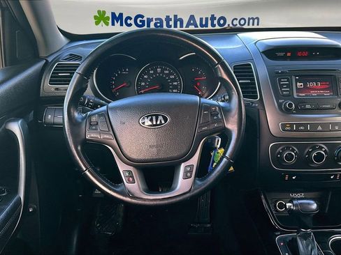 Used 2015 Kia Sorento LX image 9