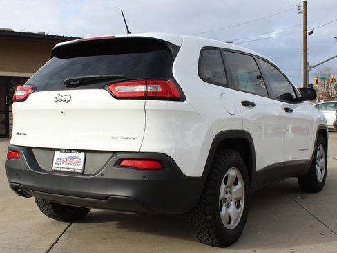 Used 2017 Jeep Cherokee Sport w/ Cold Weather Group image 23