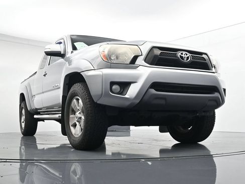 Used 2015 Toyota Tacoma 4x4 Access Cab V6 w/ TRD Sport Package image 29