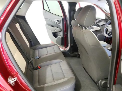 Used 2024 Chevrolet Trax LS w/ LS Convenience Package FWD image 37