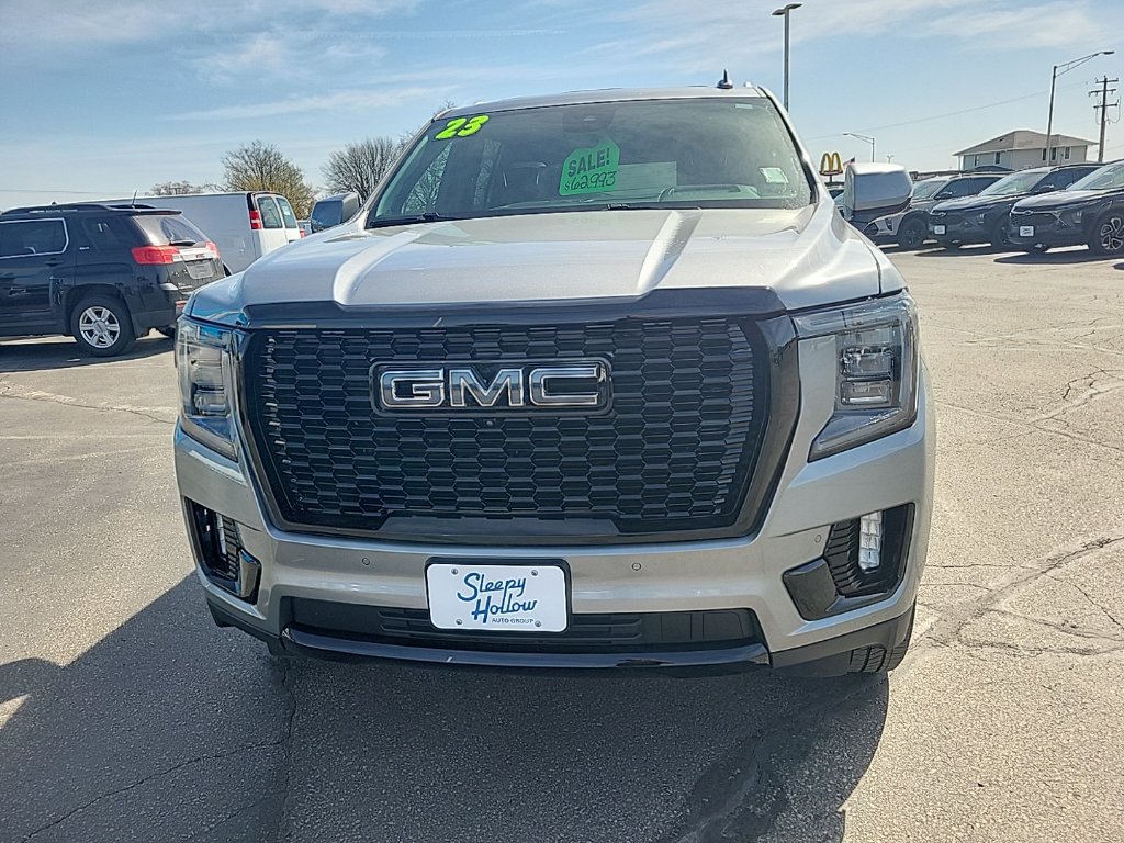 Used 2023 GMC Yukon XL Denali Ultimate AWD/4WD image 2