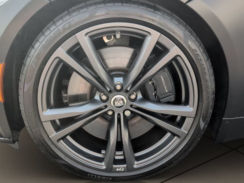 Used 2024 Jaguar F-TYPE R AWD/4WD image 22