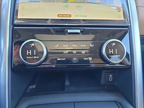 New 2026 Land Rover Discovery Limited Edition image 22