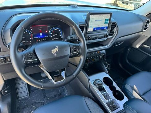 Used 2024 Ford Bronco Sport Outer Banks w/ Tech Package AWD/4WD image 3