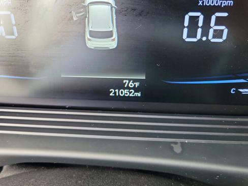 Certified 2023 Hyundai Venue SE image 22