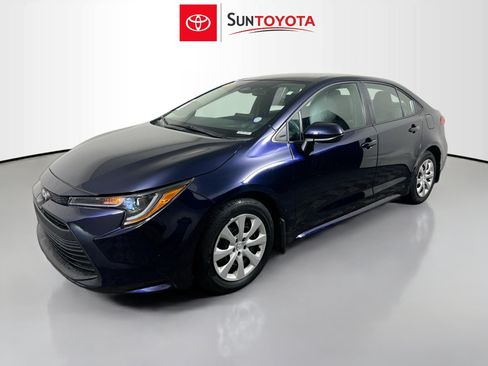 Used 2025 Toyota Corolla LE FWD image 9