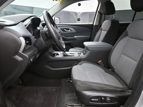 Used 2019 Chevrolet Traverse LT image 17