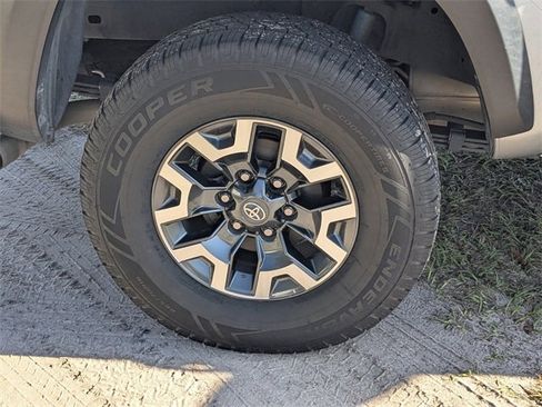 Used 2021 Toyota Tacoma TRD Off-Road image 10