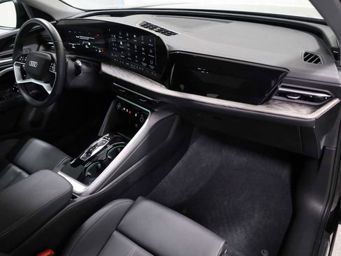 Certified 2025 Audi Q5 Premium Plus w/ Premium Plus AWD/4WD image 6