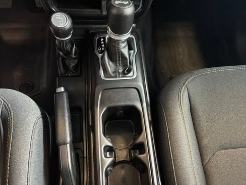 Used 2024 Jeep Wrangler Unlimited Sahara AWD/4WD image 23