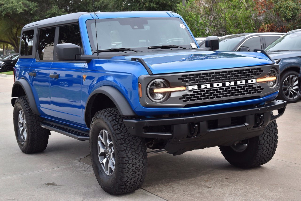 Used 2025 Ford Bronco Badlands AWD/4WD image 4