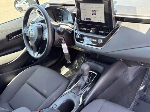 Used 2025 Toyota Corolla LE FWD image 9