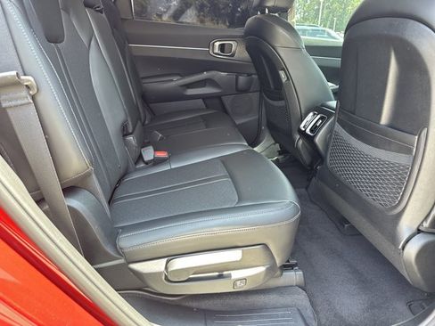 Certified 2023 Kia Sorento S w/ Panoramic Sunroof Package FWD image 18