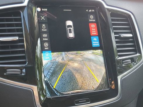 Certified 2023 Volvo XC90 B5 Plus w/ Protection Package Premier AWD/4WD image 25