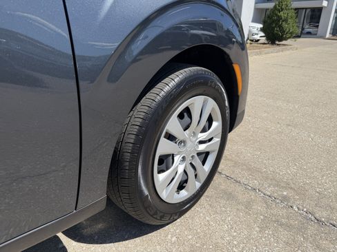 Used 2025 Kia Soul LX FWD image 18